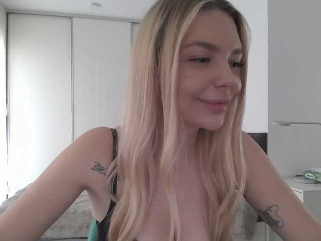 Blondie8853's BongaCams show and profile