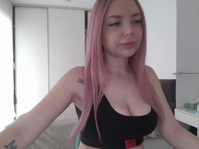 Blondie8853's BongaCams show and profile