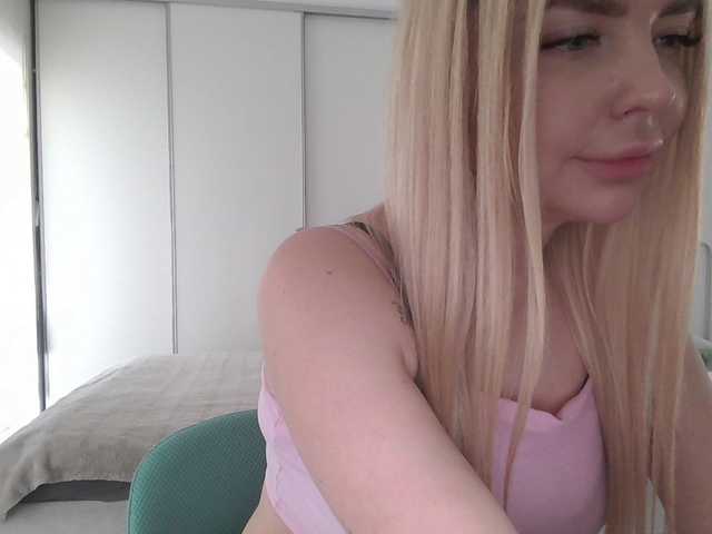 Blondie8853's BongaCams show and profile