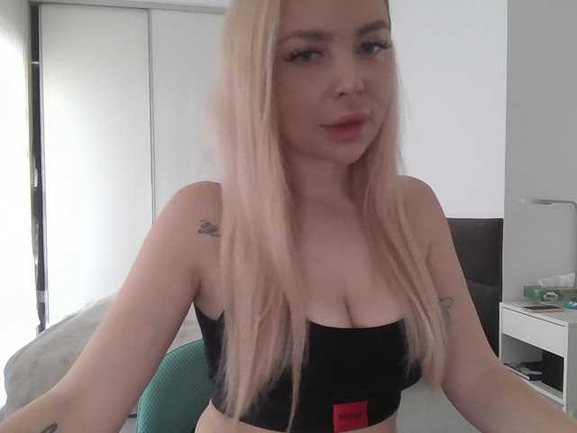 Blondie8853's BongaCams show and profile