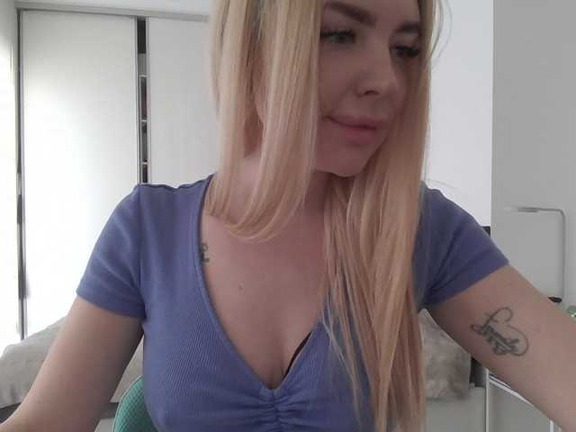 Blondie8853's BongaCams show and profile