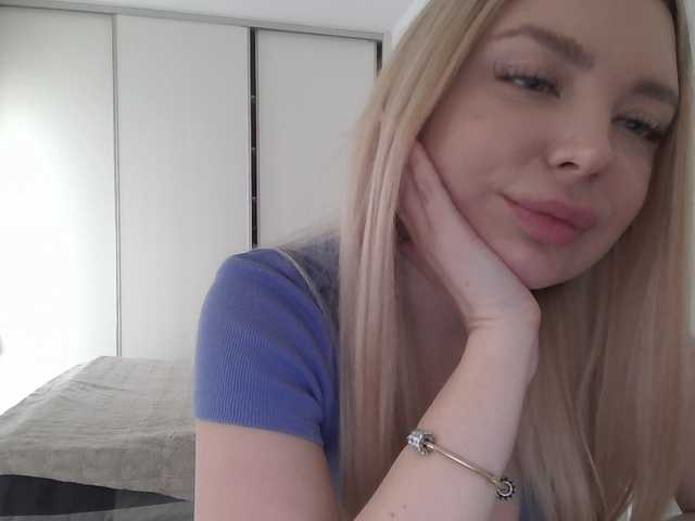 Blondie8853's BongaCams show and profile