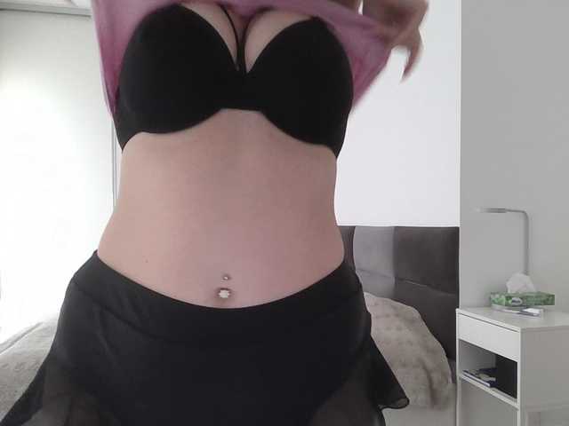 Blondie8853's BongaCams show and profile