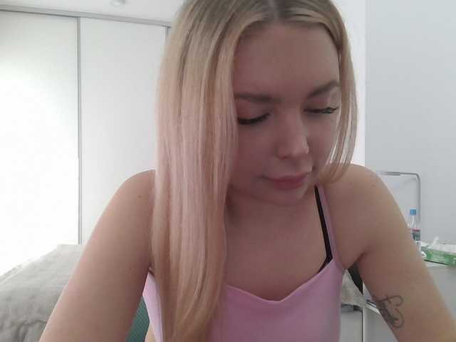 Blondie8853's BongaCams show and profile
