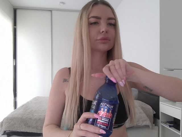 Blondie8853's BongaCams show and profile