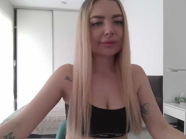 Blondie8853's BongaCams show and profile