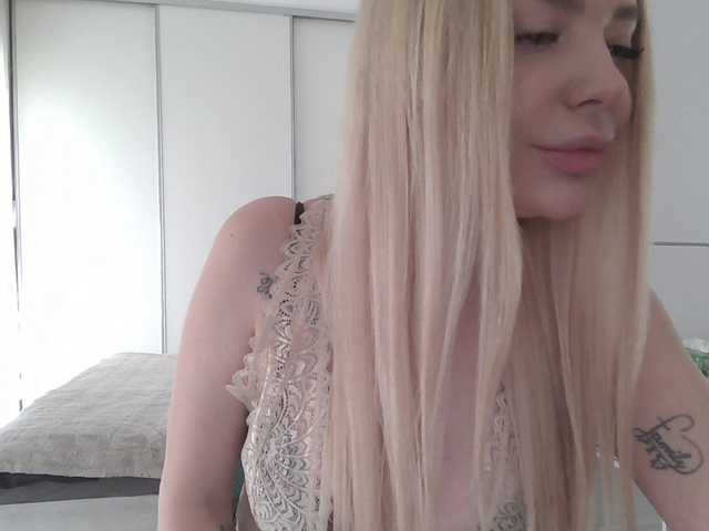 Blondie8853's BongaCams show and profile
