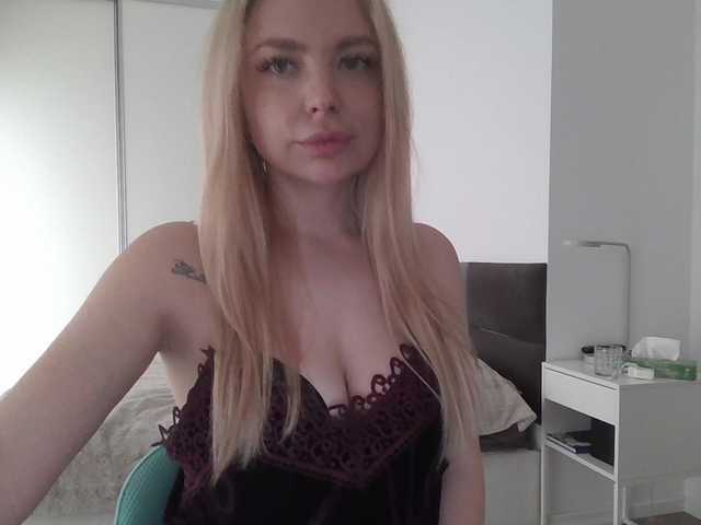 Blondie8853's BongaCams show and profile