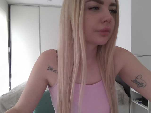 Blondie8853's BongaCams show and profile