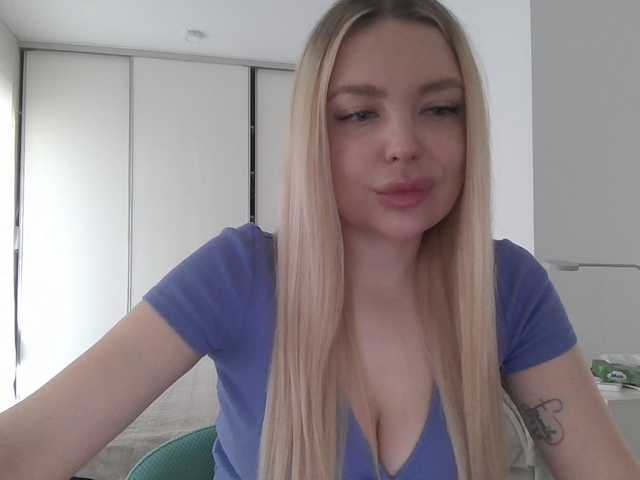 Blondie8853's BongaCams show and profile
