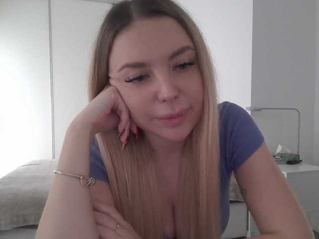 Blondie8853's BongaCams show and profile