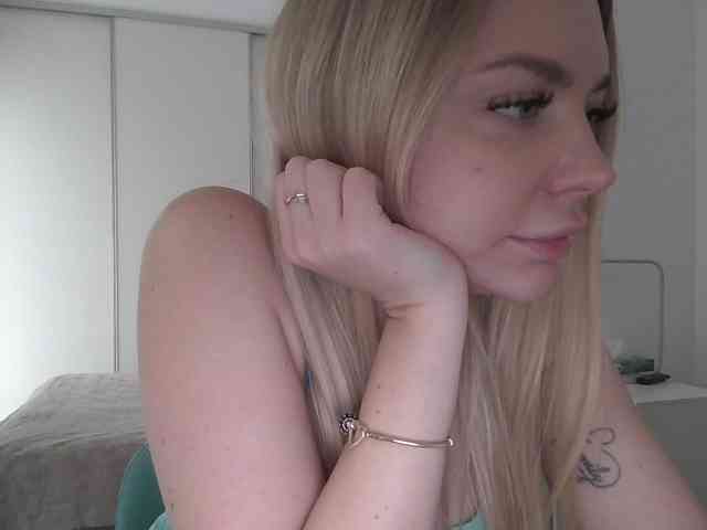 pinkpanther8899 webcam