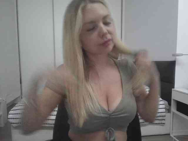 Blondie8853 webcam