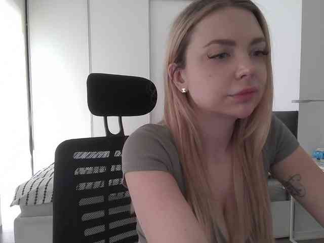 Blondie8853 webcam