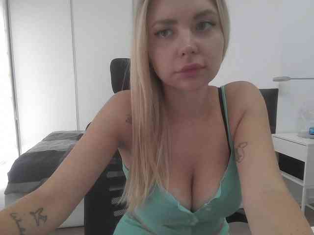 striptease show Blondie8853
