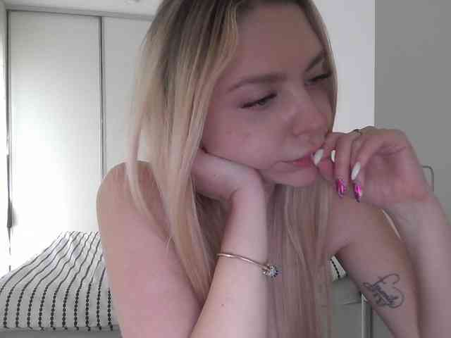 pinkpanther8899 webcam