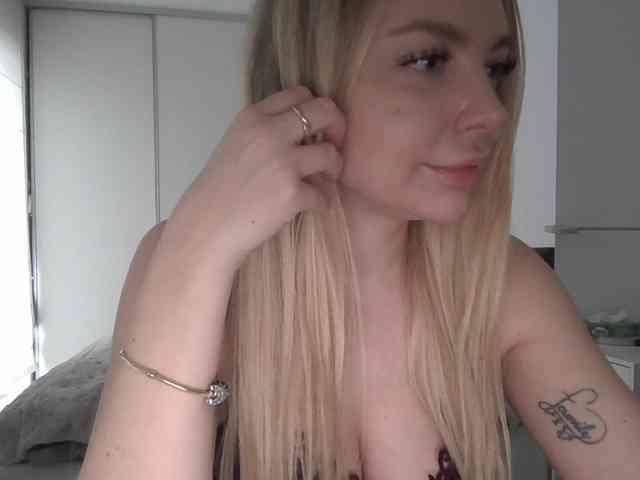 pinkpanther8899 webcam