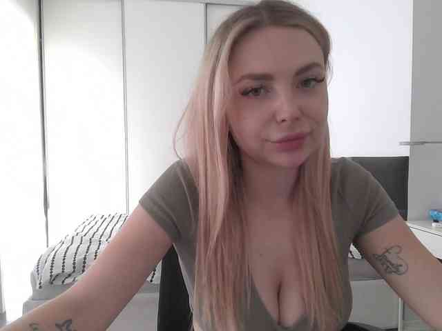 Blondie8853 webcam