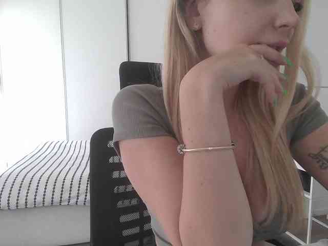 Blondie8853 webcam