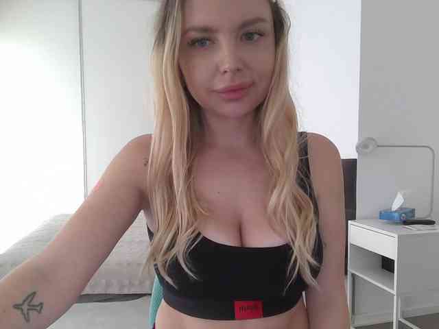 Blondie8853