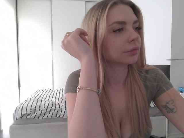 Blondie8853 webcam