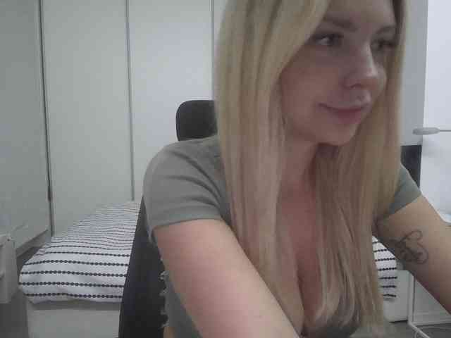 Blondie8853 webcam