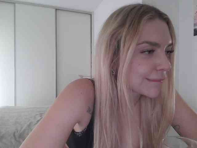 pinkpanther8899 webcam