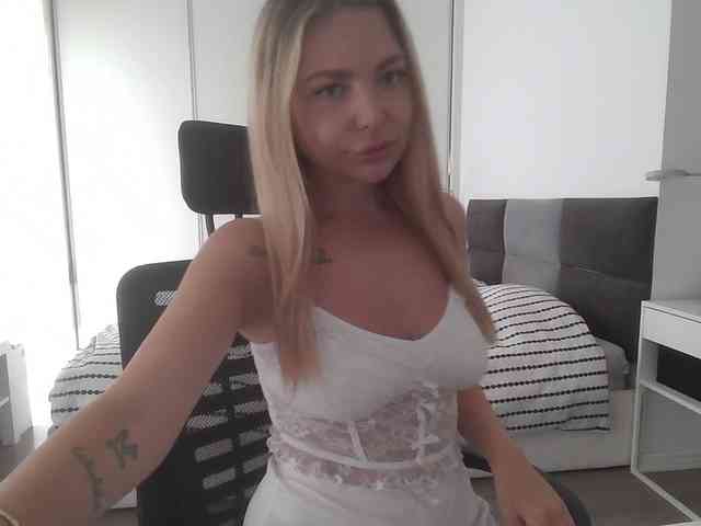 Blondie8853 webcam