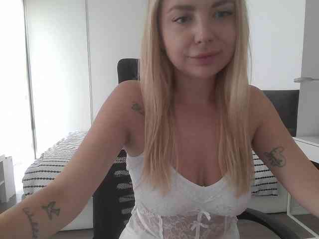 Blondie8853 webcam