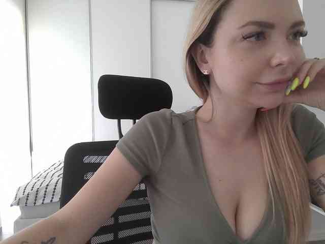 Blondie8853 webcam