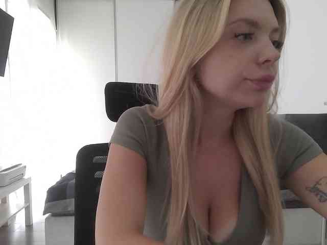 Blondie8853 webcam