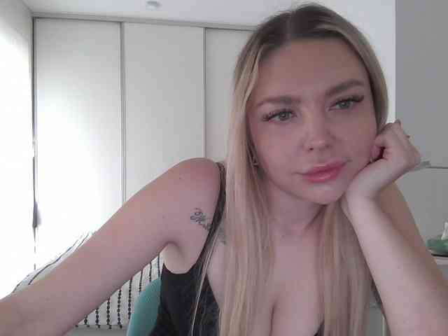 pinkpanther8899 webcam