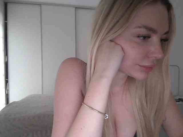 pinkpanther8899 webcam