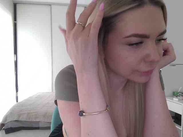 pinkpanther8899 webcam