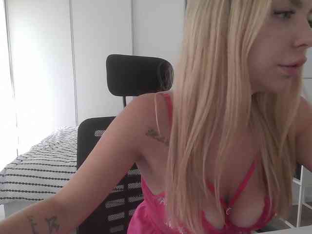 Blondie8853 webcam