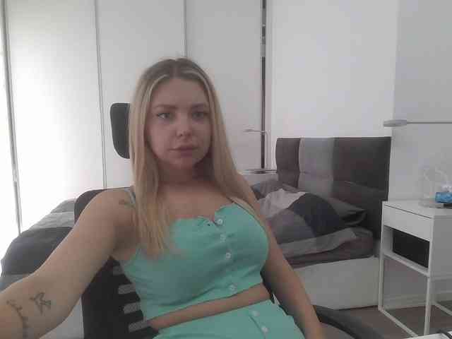 Blondie8853 webcam