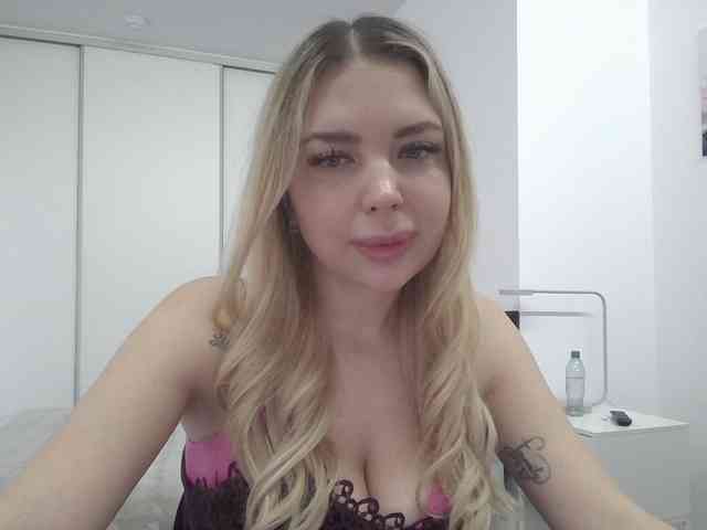 pinkpanther8899 webcam
