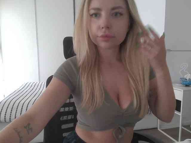 Blondie8853 webcam
