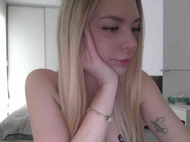 pinkpanther8899 webcam