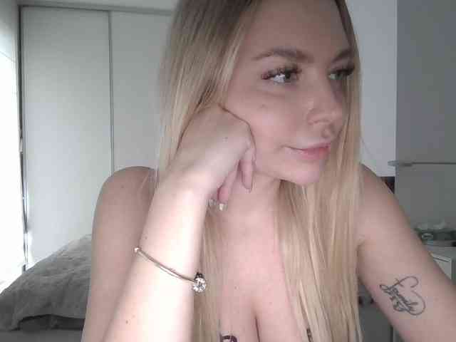 pinkpanther8899 webcam