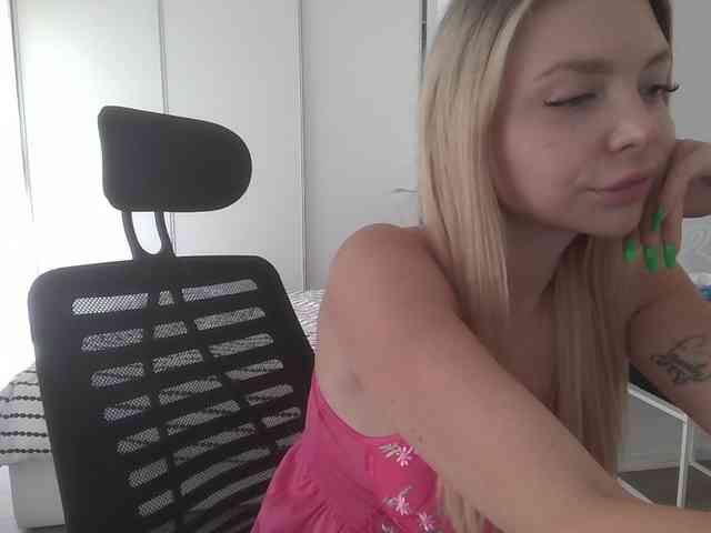 Blondie8853 webcam