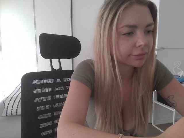 Blondie8853 webcam