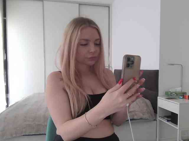 pinkpanther8899 webcam