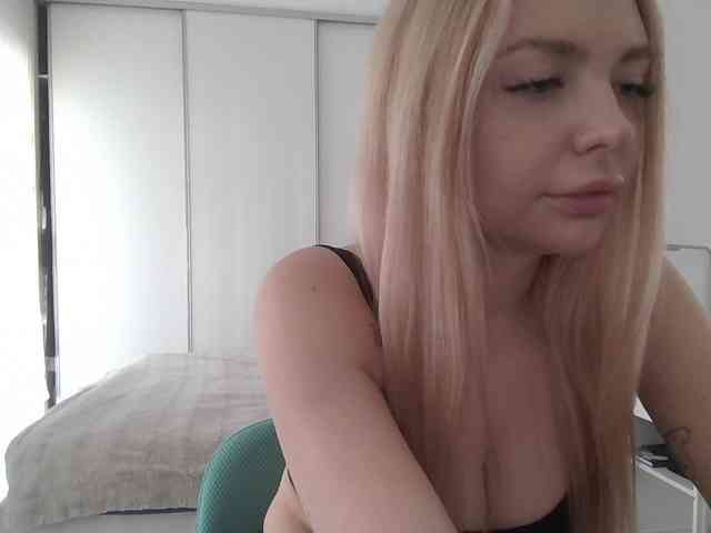 pinkpanther8899 webcam