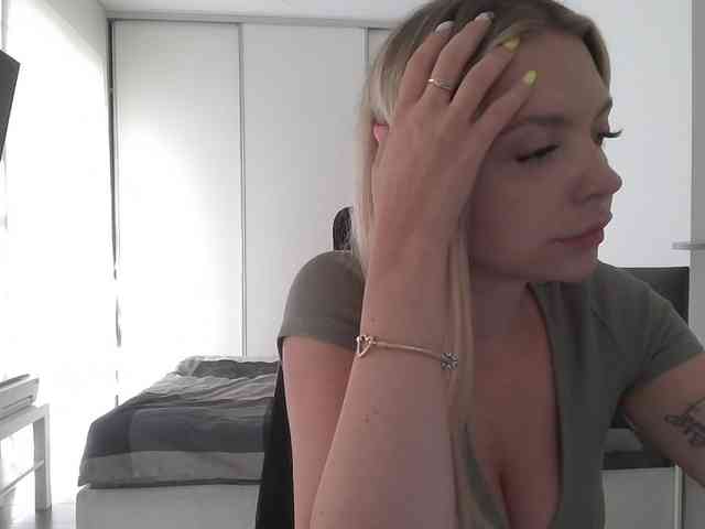 Blondie8853 webcam