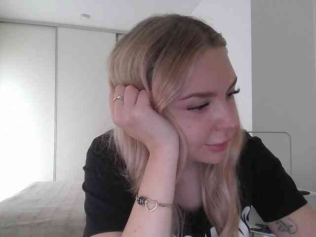 pinkpanther8899 webcam