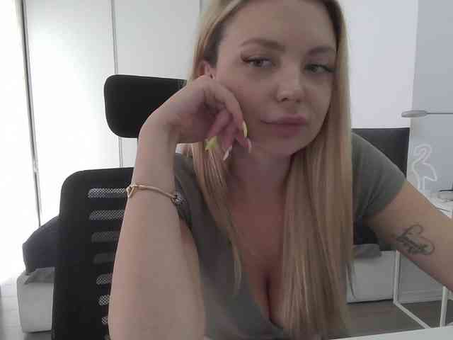 Blondie8853 webcam