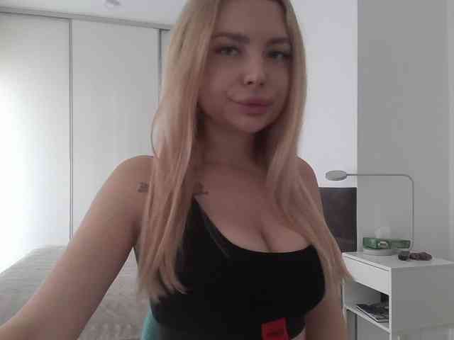 pinkpanther8899 webcam