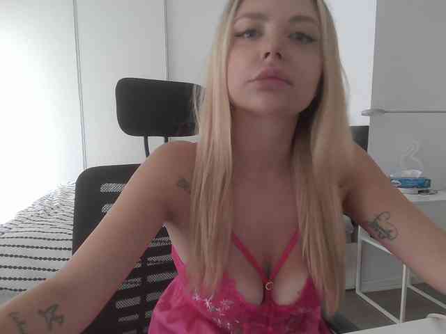 Blondie8853 webcam