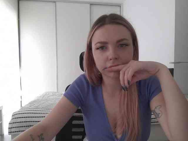 Blondie8853 webcam